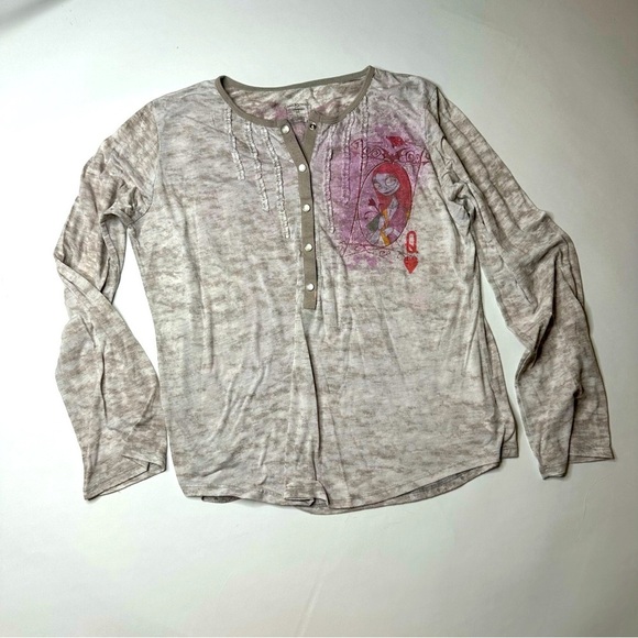 Nightmare Before Christmas Sally Queen of Hearts Graphic Tee Shirt Disney Top - Picture 14 of 14